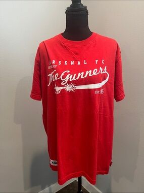 Arsenal FC 'The Gunners' Red Graphic Tee